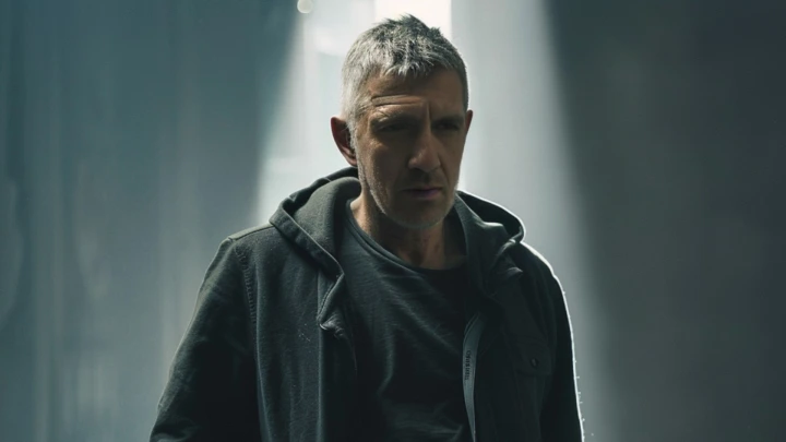 Актёр Смольянинов* объявлен в международный розыск, его имущество под арестом