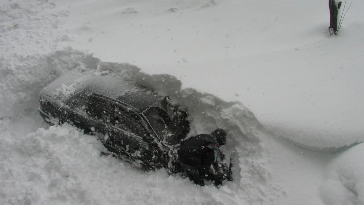 Не выходите из дома. Дипломаты предупредили русских в Ирландии и Шотландии о шторме Эовин