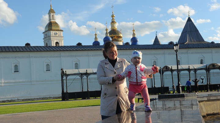 Выплаты родителям-одиночкам в 2021 году в Челябинской области: размер, сроки, документы