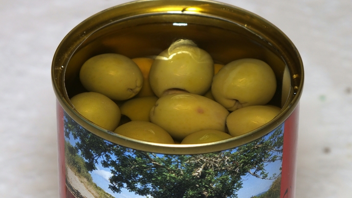 Оливки идут в рост: Жителей России предупредили об очередном повышении цен