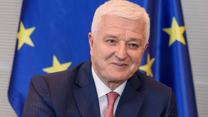 Премьер Черногории объяснил, что стоит за слухами о приостановке антицерковного закона