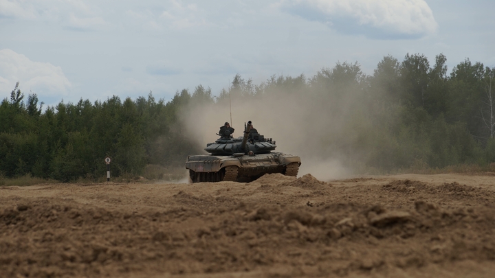 Минус два танка за секунды: В Минобороны России показали видео красивого удара по врагу