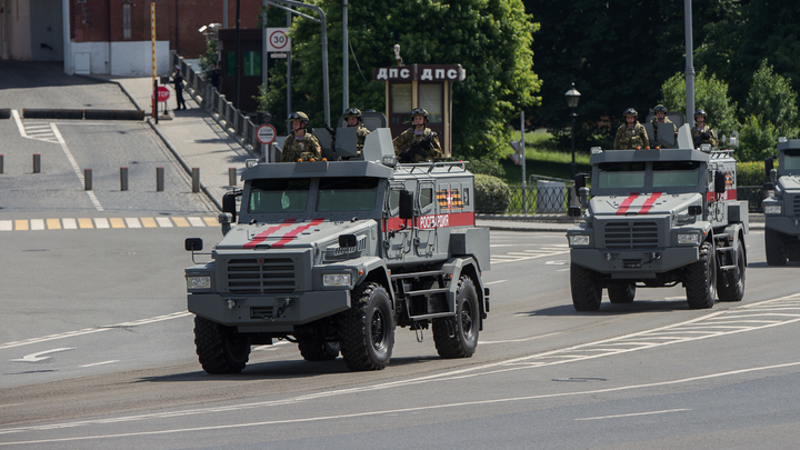 Генерал ФСБ заметил ещё один недочёт на Параде Победы. Помимо провокации срочника