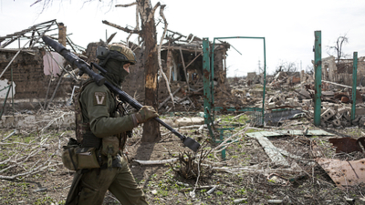 Снятые украинскими военными кадры подтверждают, что бои идут уже в центре Артёмовска