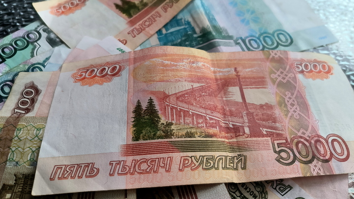 Клиент банка, которая случайно перевела миллион рублей не туда, дошла до Верховного суда