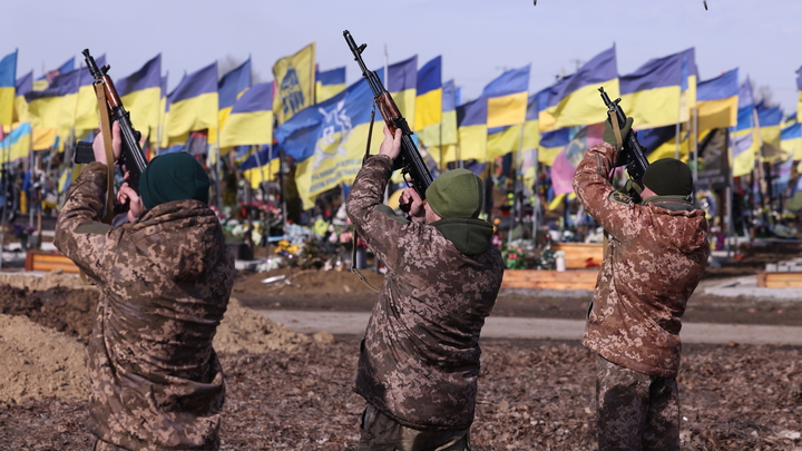 Украину накрывает безумие: 520 долларов в обмен на мужскую жизнь