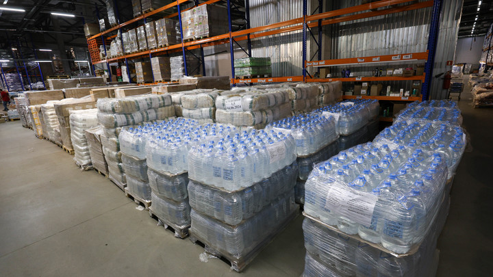 Кто остался здесь нас защищать? Волонтёров, вёзших гумпомощь в зону СВО, унизили на КПП в Крыму