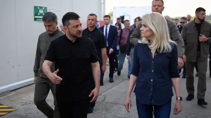 Готов ко встрече, но не в Москве: эксперт прокомментировал панику Киева и назвал хозяев Зеленского