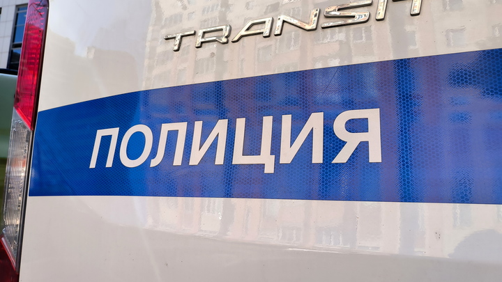 Неизвестный швырнул коктейль Молотова в отделение почты на Большевиков