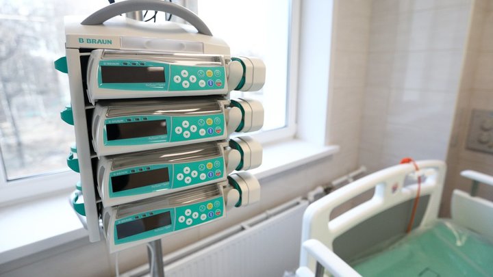 Путин потребовал коронавирусных доплат медработникам, студентам и волонтёрам