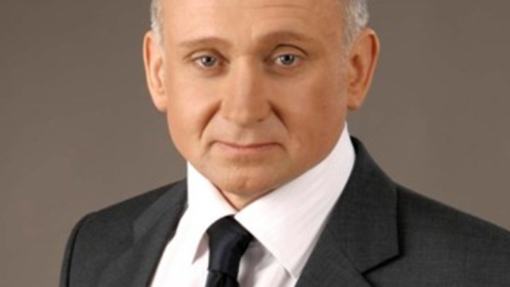 Андрей Панфёров призвал наказать мужчину за аморальную фотосессию на памятнике в Новосибирске