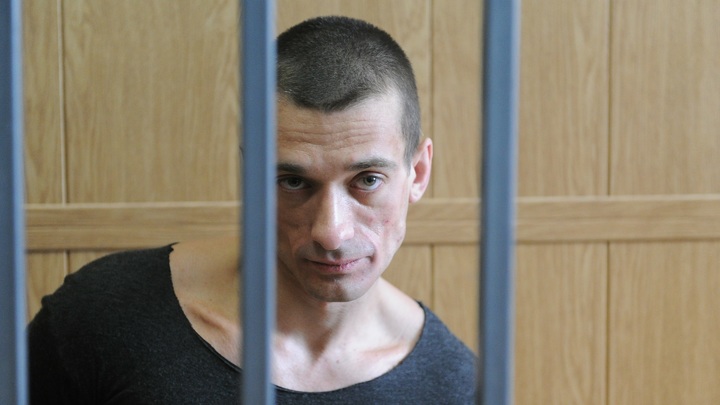 И этот тоже агент Путина: The Times намекнула на связь художника-поджигателя Павленского с ГРУ