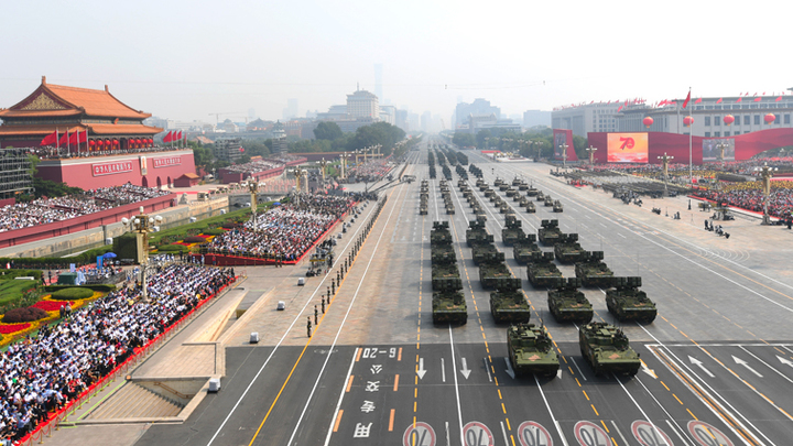 Небоскрёбы, новые технологии и военный парад против США: Как Китай за 70 лет превратился в супердержаву