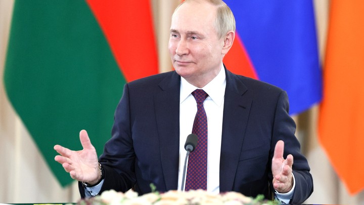 Владимир Путин свернул встречу с прессой из-за вопросов не по теме