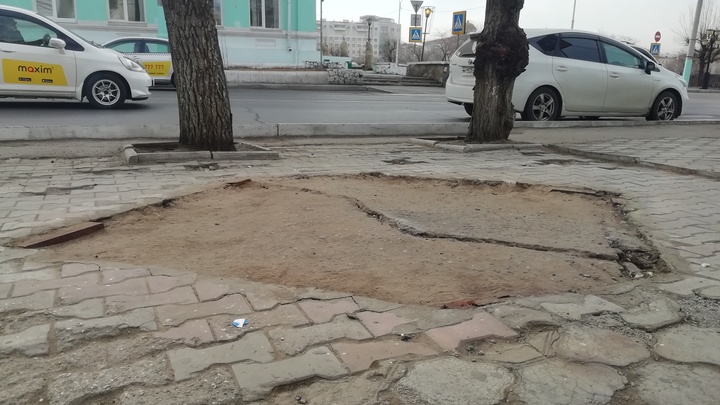 Что осталось от вечного киоска рядом с забайкальским домом правительства