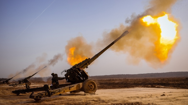 Артиллеристы Украины устроили стрельбу у границы с Крымом