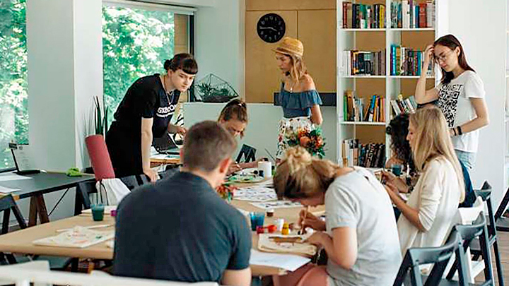 Работа на свежем воздухе: В коворкингах, парках и даже на автобусных остановках