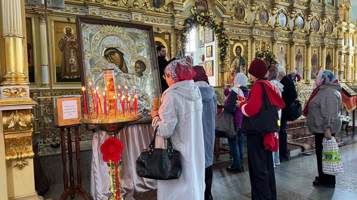 Благодатный огонь доставили самолетом в Читу