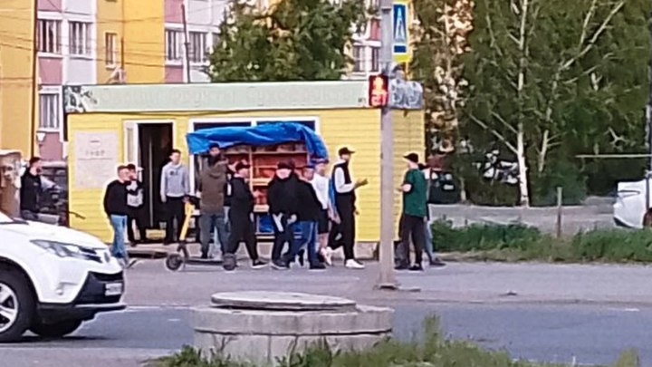 За Русской общиной устроили слежку: мигранты посылают детей узнать адреса дружинников