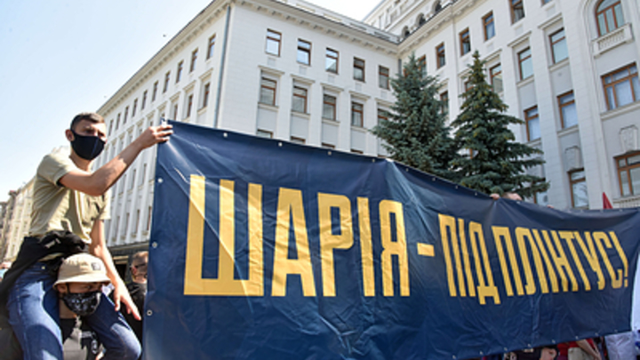 Анатолий Шарий обиделся и начал угрожать Крыму