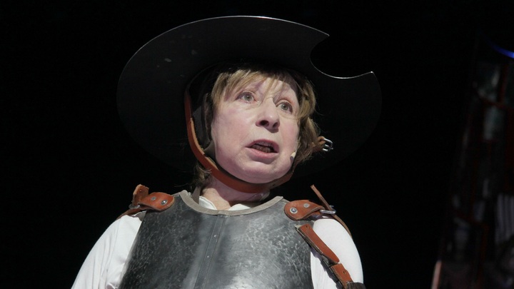 Ой, какой ужас: Ахеджакова удивилась тому, на кого её заменили в США