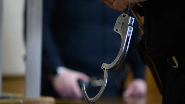 Обвиняемый в убийстве русской жены турок отправлен в СИЗО. На суде он поливал убитую грязью и просился домой