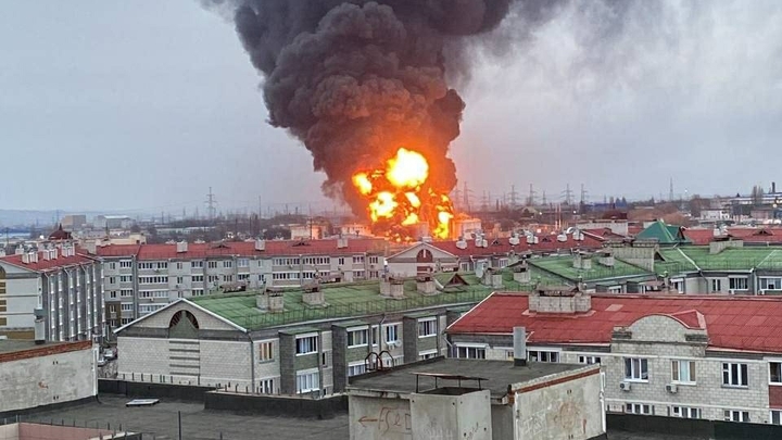 Города Нидерландов потрясли ночные взрывы
