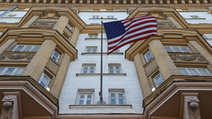 Задержанный во Владивостоке за кражу и дебош американский сержант признал свою вину