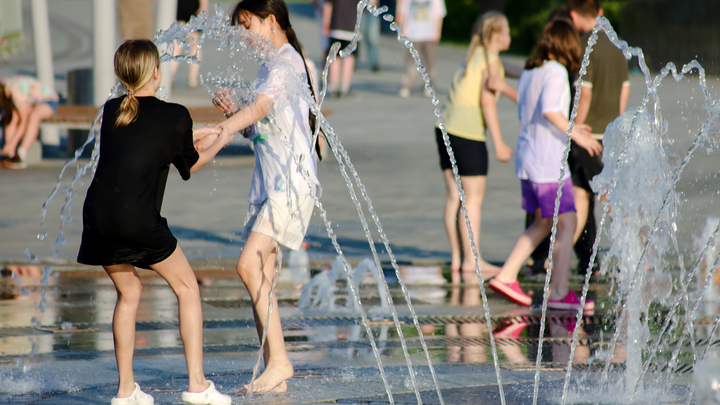 В Перми вводят штрафы за летние водные процедуры детей в фонтанах