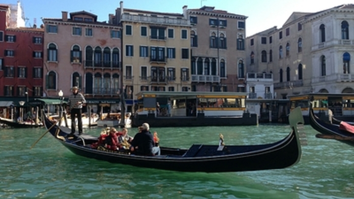 В Европе не желают видеть туристов из США и Китая - опрос