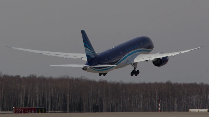 Трагедия борта AZAL: Пилот по минутам расписал гибель самолёта. Куда могли заложить бомбу?