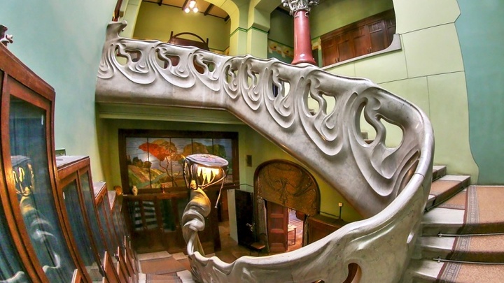 Обманутые дольщики нашли свои квартиры... во дворце задержанного проректора