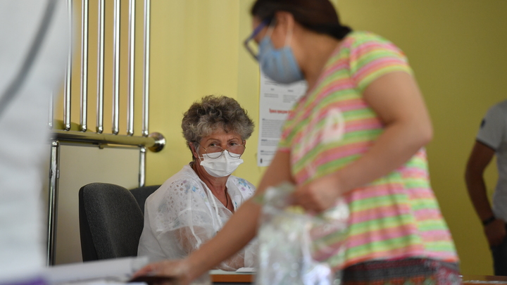 Невзоров оскорбил миллионы граждан России: Холуи, мракобесы...