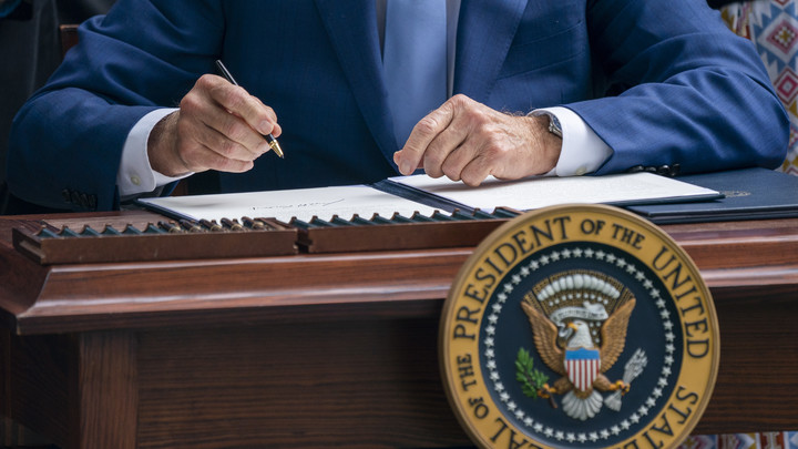 Сами выдумали себе врагов: Русский посол призвал сенаторов США перестать рушить отношения с Россией