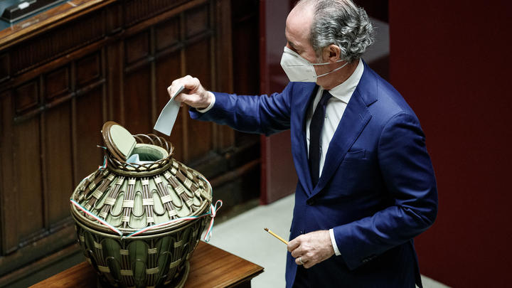 Итальянские избиратели массово сдали пустые бюллетени: В Италии проходят необычные выборы президента