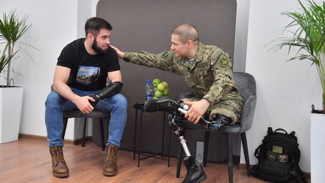 Группа помощи боец. Русский солдат. Поддержка участников спецоперации.