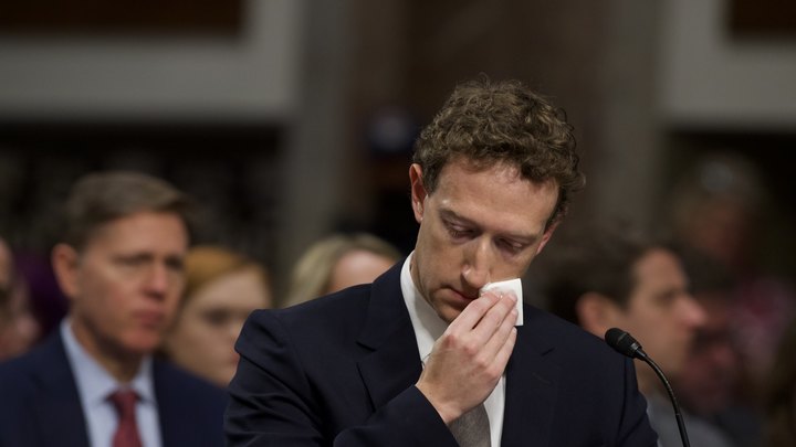 Цукерберг рассказал о цензуре под давлением Белого дома в Facebook*