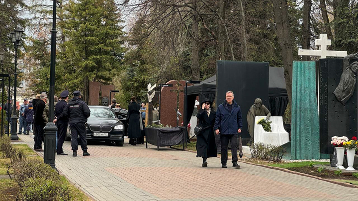 Он светлый очень парень был. Убитого мигрантом Кирилла Ковалёва похоронили в белом гробу