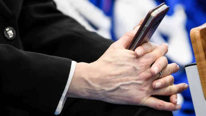 Члены Совфеда переходят на отечественный мессенджер Express