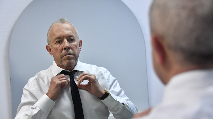 Макаревич* остался без денег в России. Но зато оброс штрафами. Суды не помогают