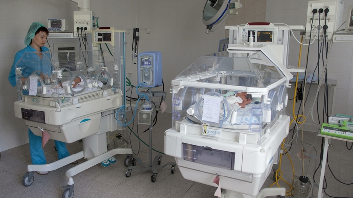 Врач с большой буквы: Найден герой, который остался с новорождёнными во время взрыва в Донецке