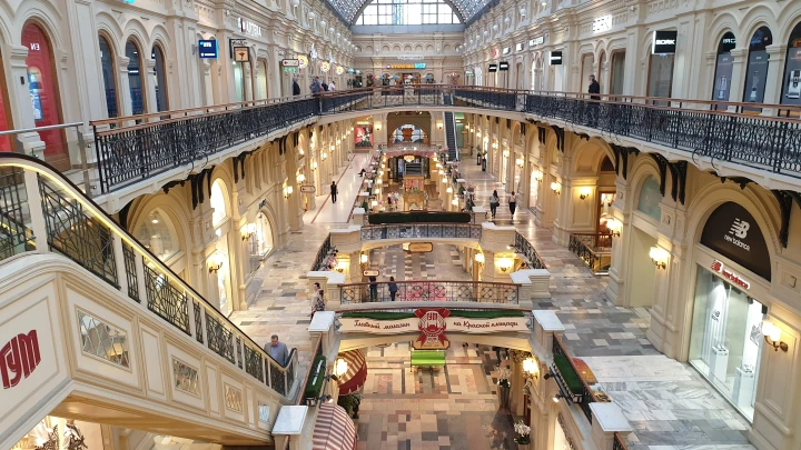 В России начинают массово закрываться торговые центры
