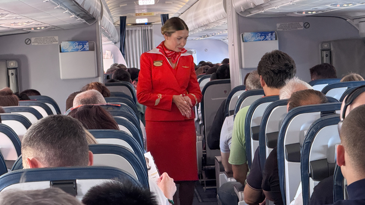 Я это просто ненавижу: Бортпроводник составил топ худших пассажиров в его карьере