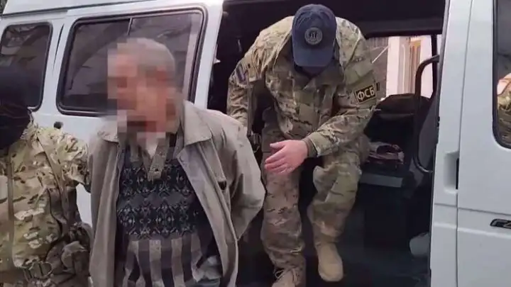 Разруха с тараканами: В Крыму выявили логово почитателя РДК*