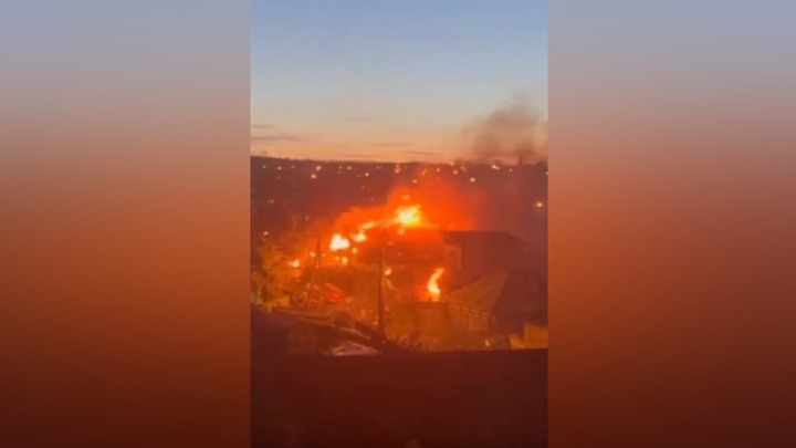 Опубликовано видео падения самолета СУ-30 за жилой дом в Иркутске