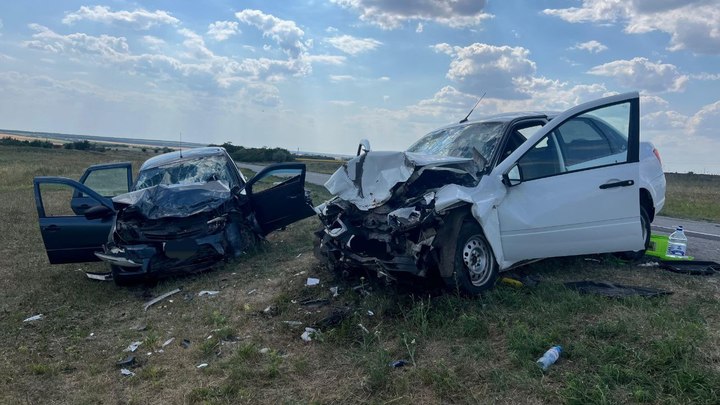 В Ростовской области двое детей пострадали в лобовой аварии