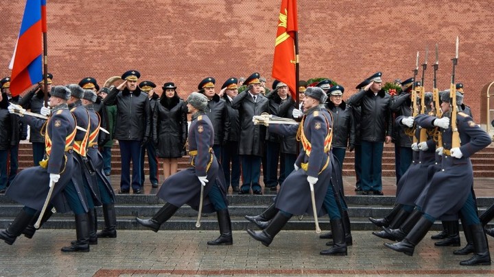 Пенсию военным поднимут. Указ об индексации подписал Путин