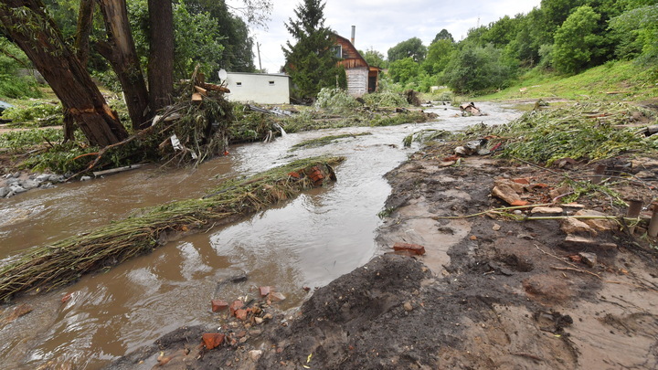 МЧС предупреждает о резких подъемах уровней рек