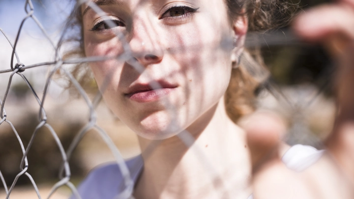 В Подмосковье нашли рехаб с комнатой детских пыток. Администратор уже привлекался за распространение наркотиков, владелицу разыскивают