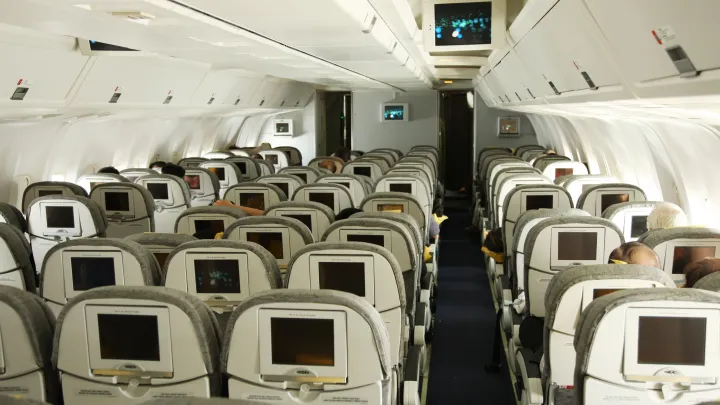 В России предложили разрешить по QR-коду садиться в поезда и самолеты